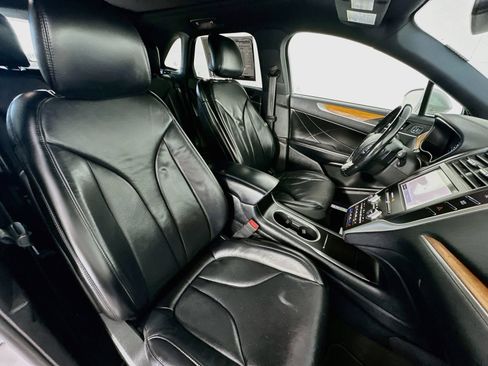 Used 2019 Lincoln MKC Reserve FWD image 30