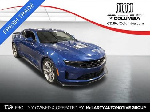 Used 2021 Chevrolet Camaro LT w/ Technology Package RWD image 1