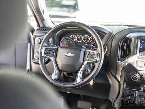 Used 2022 Chevrolet Silverado 2500 Custom w/ Custom Value Package image 33