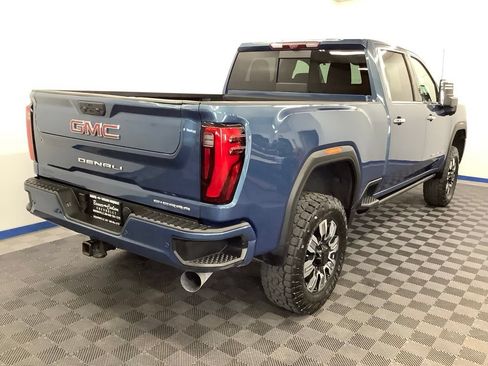 Used 2024 GMC Sierra 2500 Denali w/ Denali Reserve Package AWD/4WD image 25