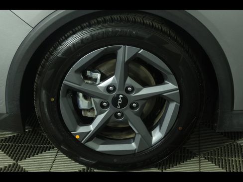 Used 2025 Kia K4 FWD image 13