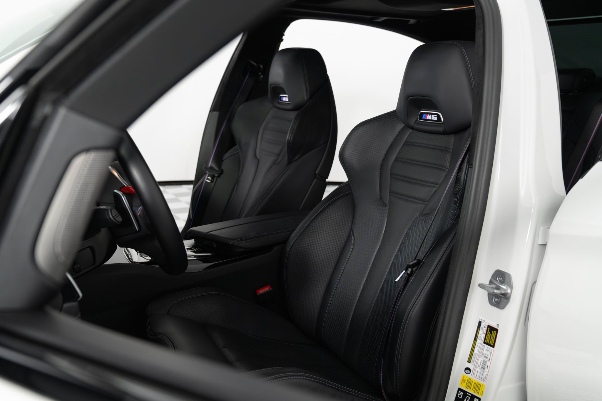 Used 2023 BMW M5 w/ Competition Package AWD/4WD image 4