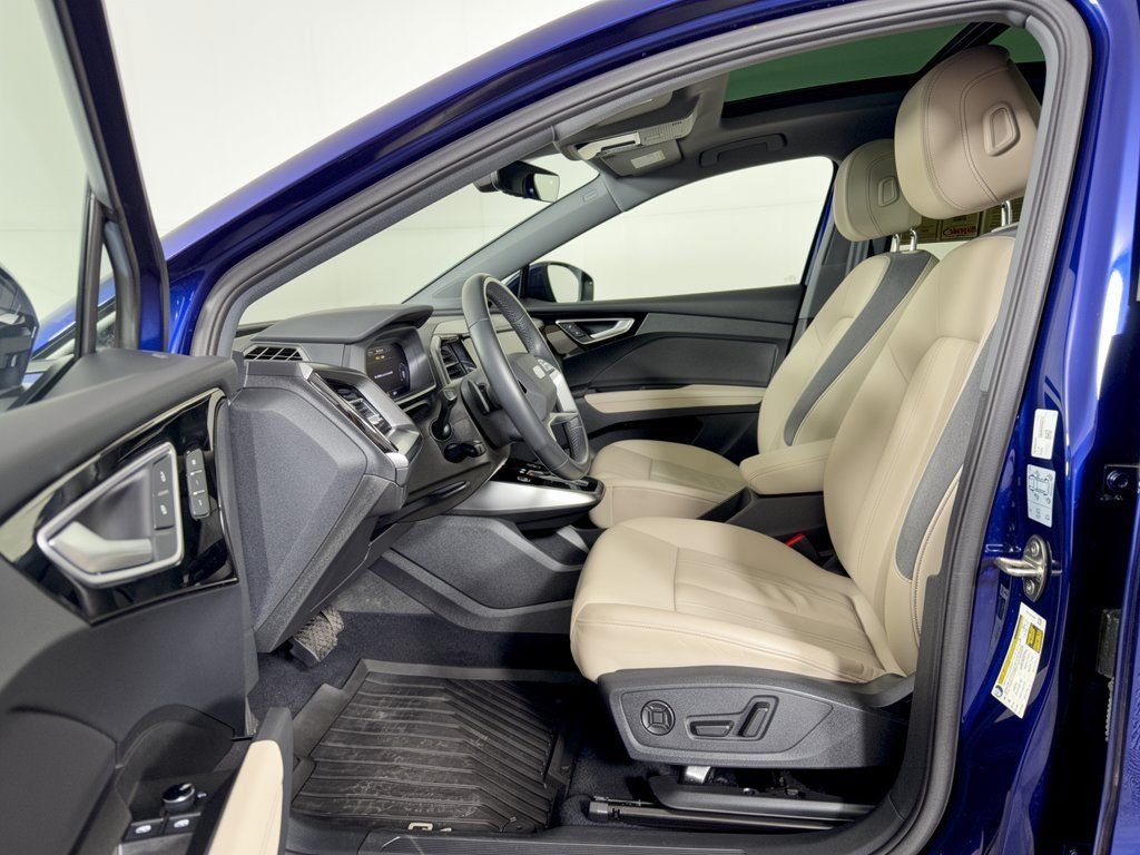Used 2024 Audi Q4 e-tron Premium Plus AWD/4WD image 5