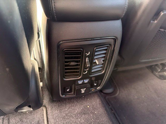 Used 2018 Jeep Grand Cherokee Limited w/ Trailer Tow Group IV AWD/4WD image 26
