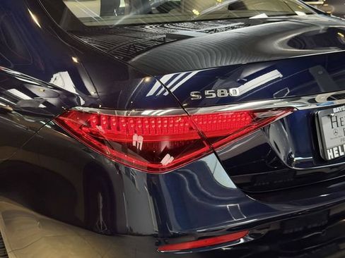 Used 2024 Mercedes-Benz S 580 4MATIC Sedan w/ AMG Line image 9