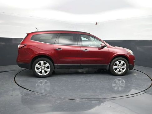 Used 2017 Chevrolet Traverse LT w/ Style and Technology Package FWD image 11