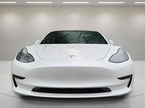 Used 2023 Tesla Model 3 Standard Range RWD image 3