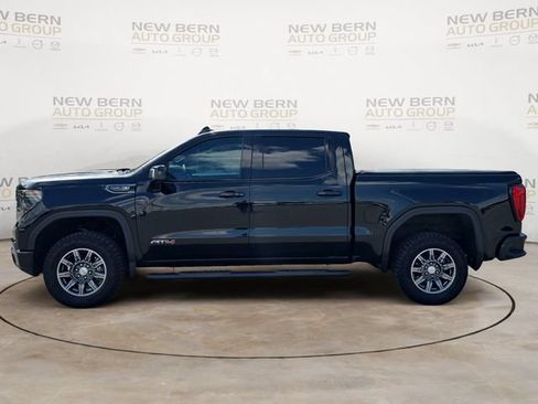 Used 2024 GMC Sierra 1500 AT4 w/ AT4 Preferred Package AWD/4WD image 2