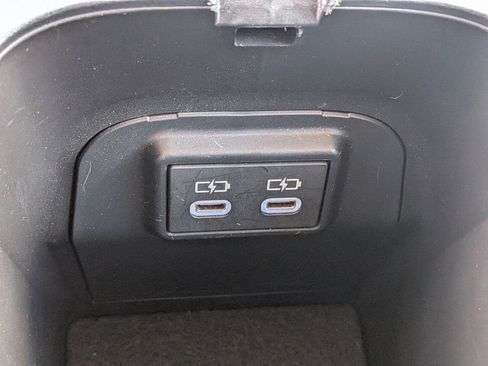 Used 2024 Toyota RAV4 XLE FWD image 31
