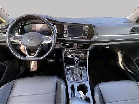 Used 2024 Volkswagen Jetta SE FWD image 15
