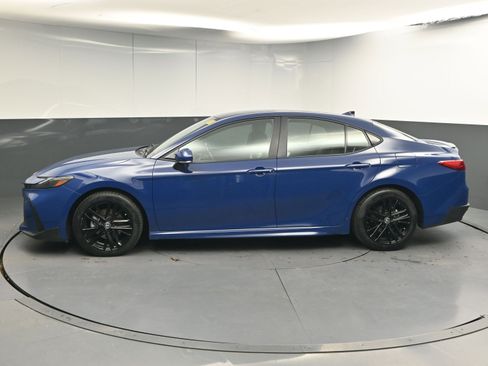 Certified 2025 Toyota Camry SE image 5