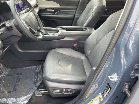 Used 2024 Toyota Grand Highlander Limited image 29