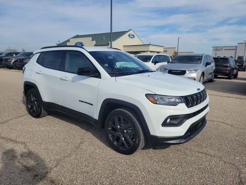 New 2026 Jeep Compass Latitude image 17