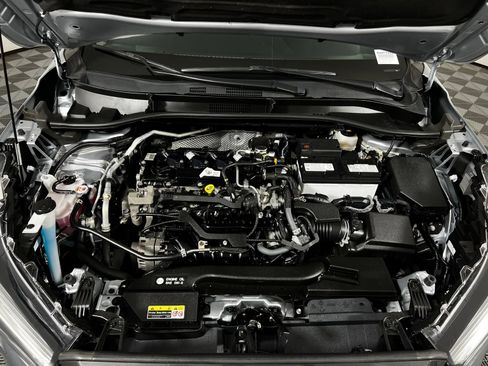 Certified 2024 Toyota Corolla Cross XLE FWD image 9