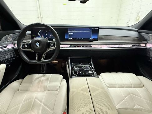 Used 2024 BMW 760i xDrive w/ Premium Package image 69