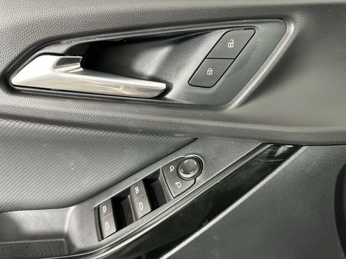 New 2026 Chevrolet Equinox LT w/ Convenience Package II FWD image 22
