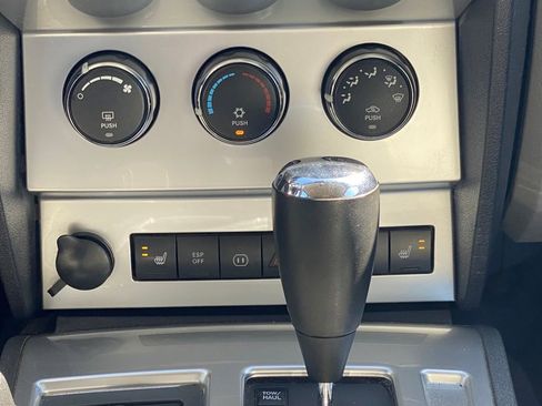 Used 2007 Dodge Nitro SLT image 26