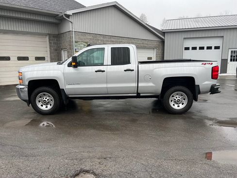 Used 2019 Chevrolet Silverado 2500 W/T image 2