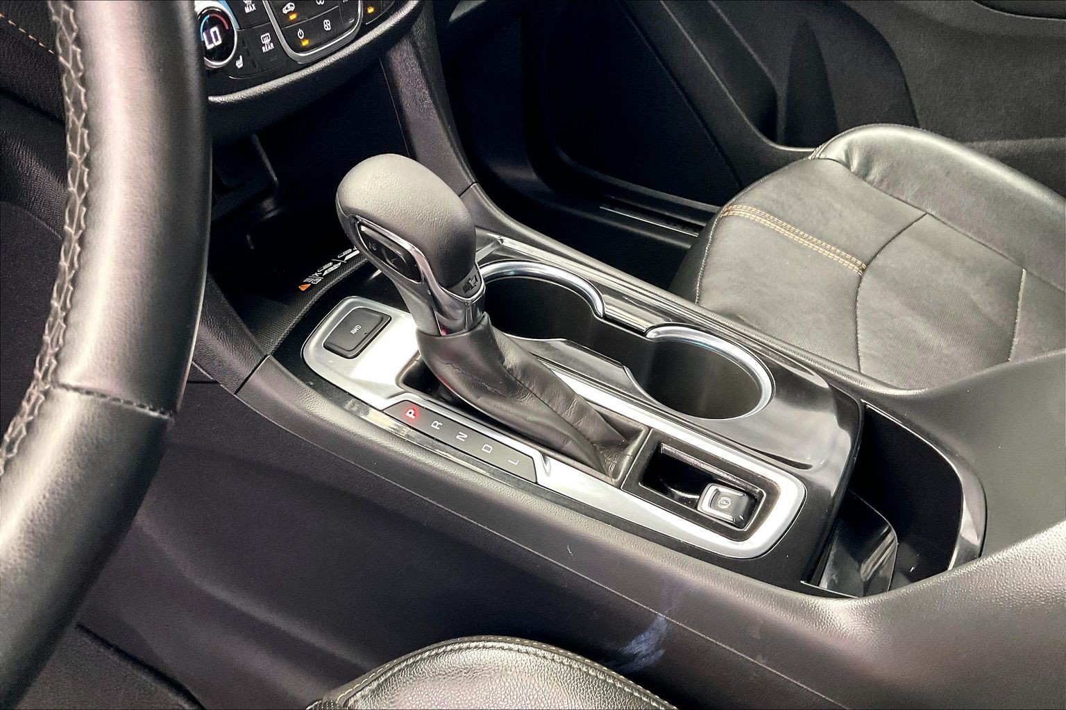 Used 2023 Chevrolet Equinox Premier AWD/4WD image 16