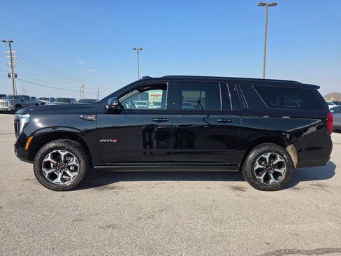 Used 2025 GMC Yukon XL AT4 Ultimate image 4