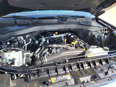 Certified 2025 Ford Explorer Active RWD image 30