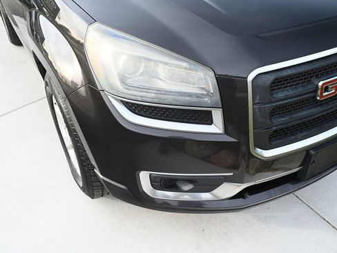 Used 2015 GMC Acadia SLE image 11