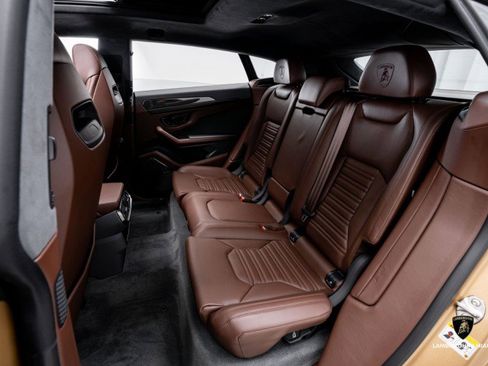 Used 2025 Lamborghini Urus SE image 51