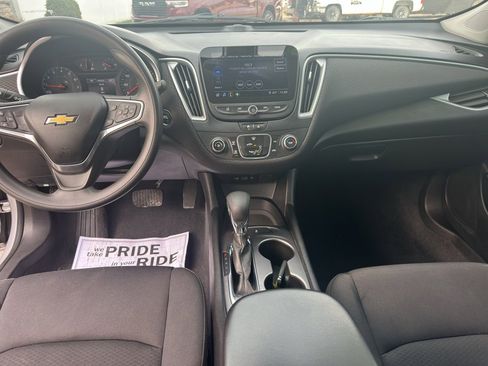 Used 2022 Chevrolet Malibu LS image 11