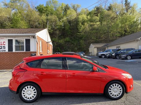Used 2012 Ford Focus SE FWD image 4