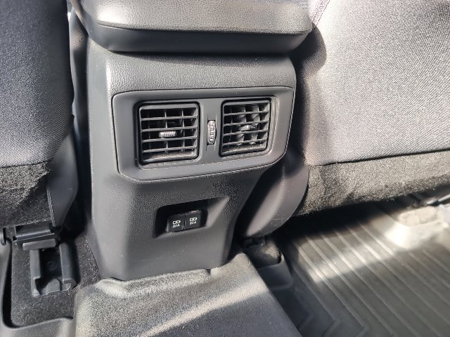 Used 2019 Toyota RAV4 XLE w/ Convenience Package FWD image 24