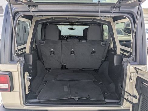 Used 2022 Jeep Wrangler Unlimited Sport AWD/4WD image 12