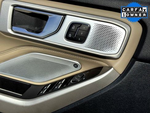 Used 2024 Ford Explorer Limited w/ Limited Technology Package image 14