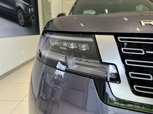 New 2025 Land Rover Range Rover Autobiography AWD/4WD image 8