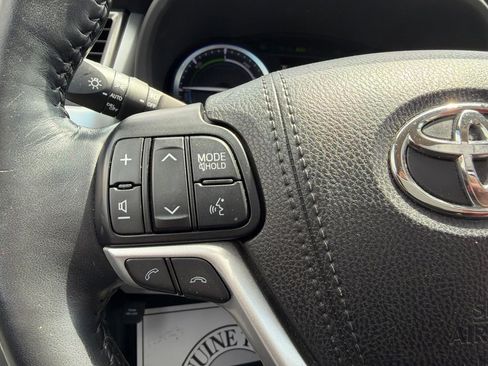 Used 2017 Toyota Highlander Limited Platinum AWD/4WD image 14