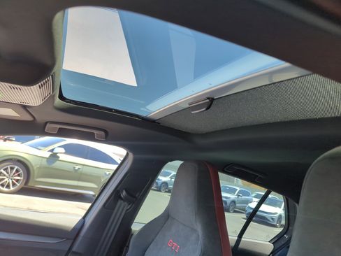 New 2025 Volkswagen Golf SE image 32