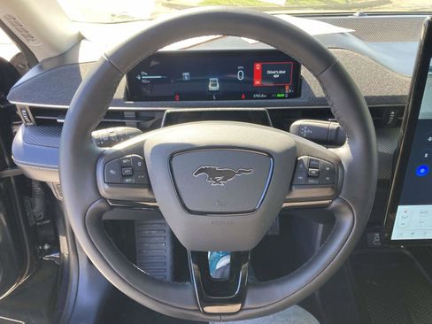 Used 2025 Ford Mustang Mach-E Premium image 31