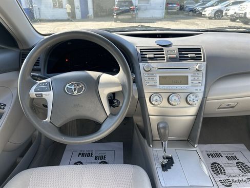 Used 2011 Toyota Camry LE w/ LE Extra-Value Pkg FWD image 9