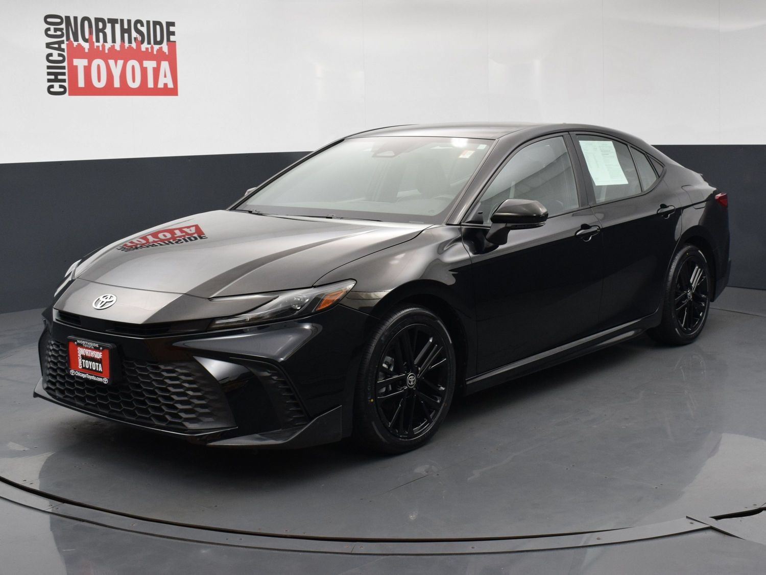 Used 2025 Toyota Camry SE FWD image 8