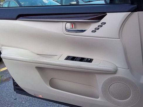 Used 2013 Lexus ES 350 w/ Luxury Pkg FWD image 13