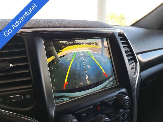 Used 2018 Jeep Grand Cherokee Altitude AWD/4WD image 11