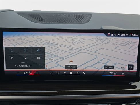 Used 2025 BMW X5 xDrive50e image 25