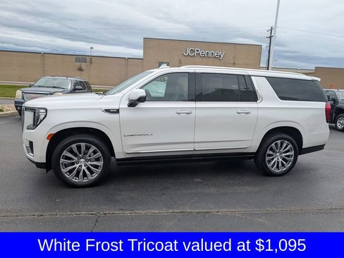 Used 2023 GMC Yukon XL Denali AWD/4WD image 5