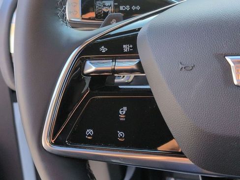 Certified 2024 Cadillac Lyriq Luxury AWD/4WD image 23