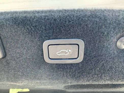 Used 2016 Jaguar XF R-Sport image 10