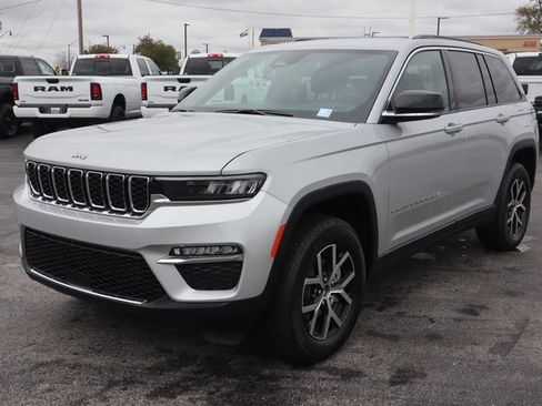 New 2025 Jeep Grand Cherokee Limited w/ Trailer Tow Package image 19