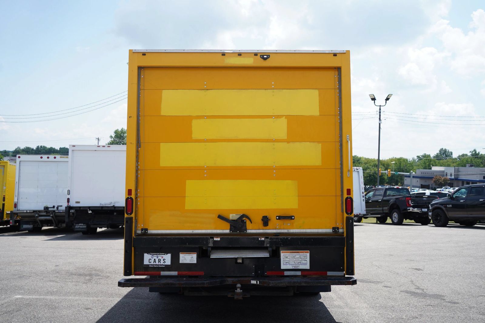 Used 2021 GMC Savana 3500 Extended w/ Power Convenience Package RWD image 9