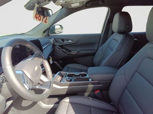 New 2026 Chevrolet Equinox LT w/ Convenience Package II AWD/4WD image 10