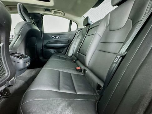 Used 2019 Volvo S60 T5 Inscription image 29