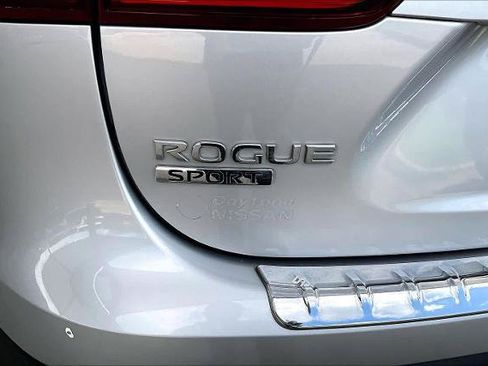 Certified 2020 Nissan Rogue Sport SL FWD image 10