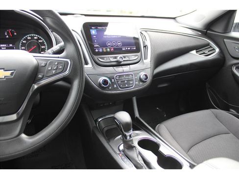 Used 2024 Chevrolet Malibu LT image 22